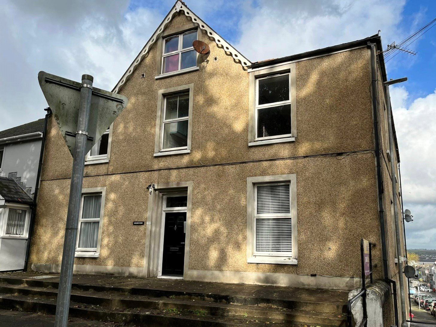 Studio to rent in Flat 1, Ashleigh House, Victoria Road, Pembroke Dock
