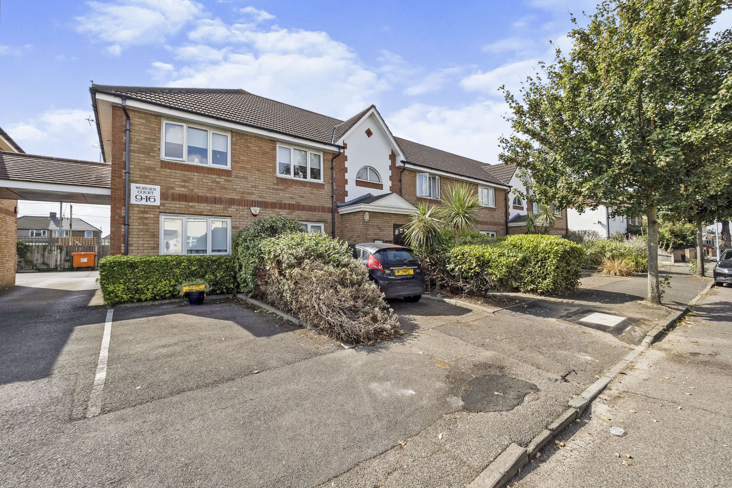 1 bed flat for sale in Woburn Avenue, Hornchurch RM12 Zoopla