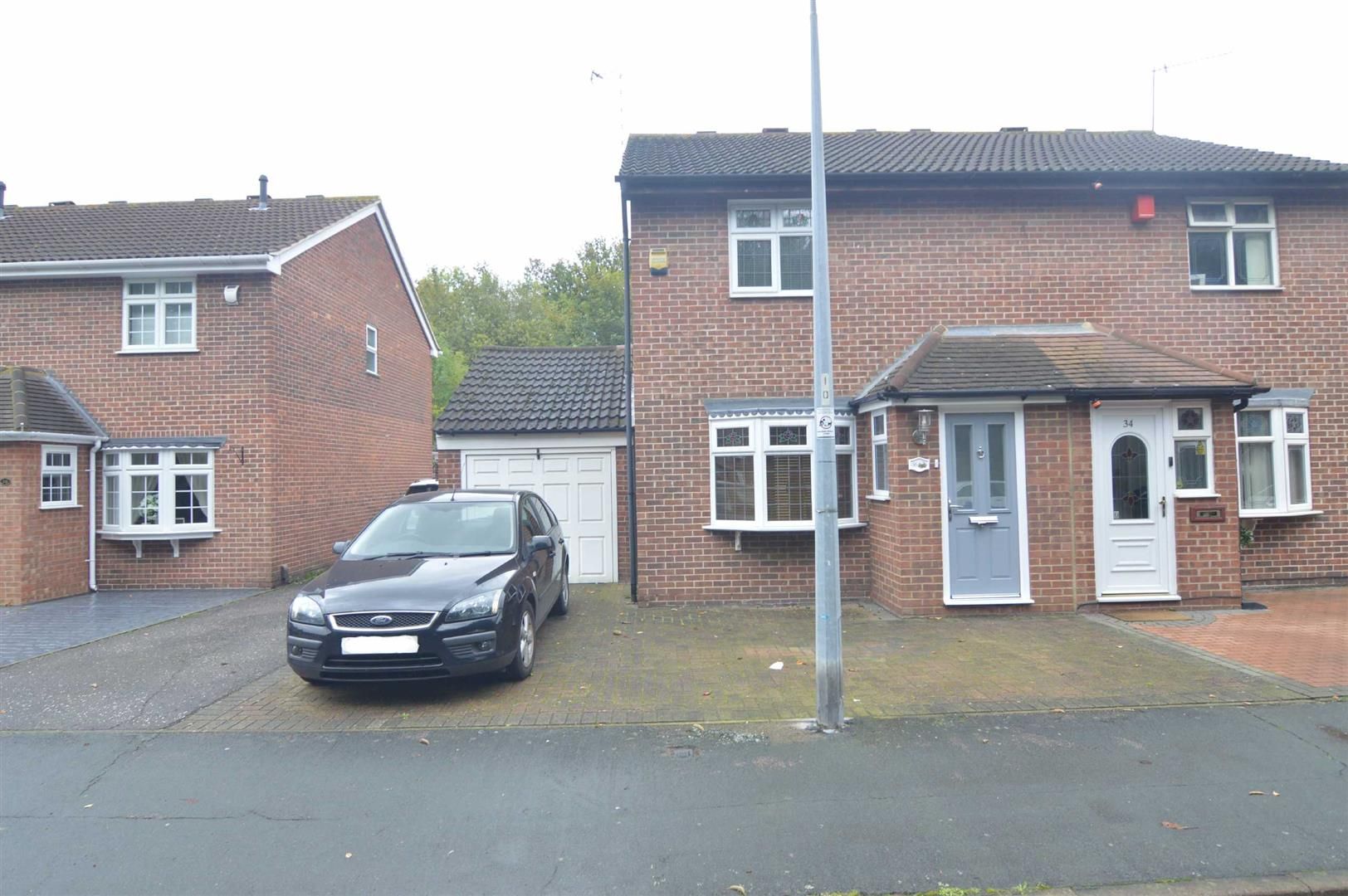 3 bed semidetached house to rent in Bankfoot, Badgers Dene, Grays RM17