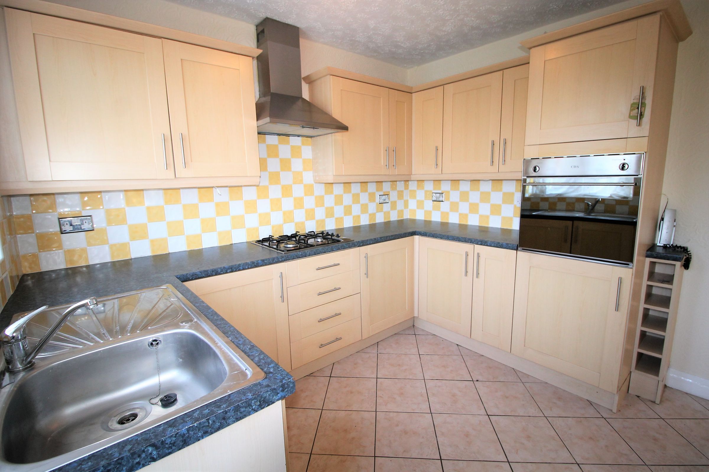 2 bed semidetached house to rent in Sandal Road, Conisbrough