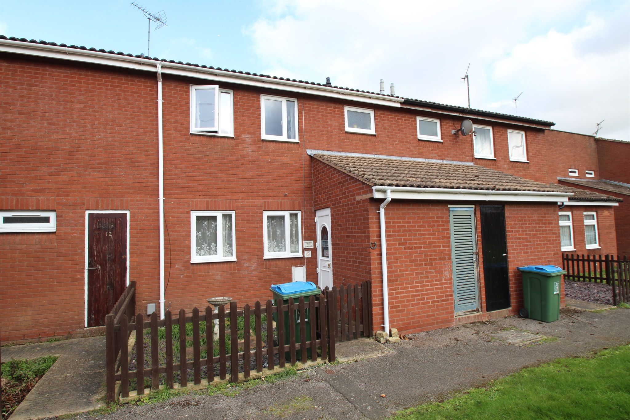 3 bed terraced house for sale in Swale Road, Aylesbury HP21 Zoopla