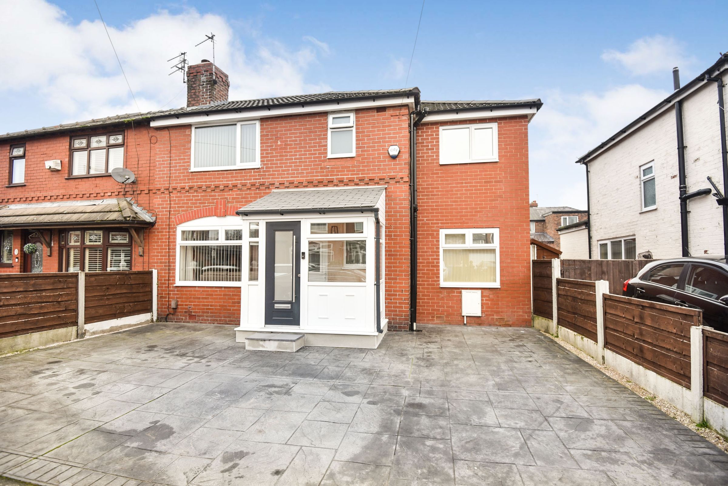 4 bed semidetached house for sale in Danesway, Pendlebury, Swinton