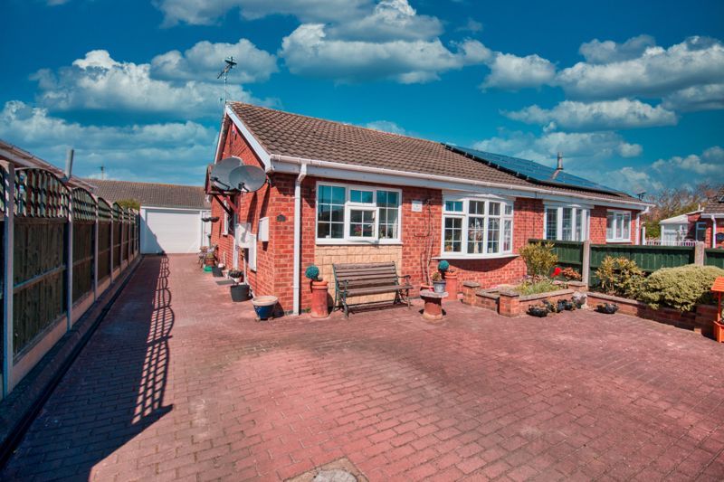 2 bed semidetached bungalow for sale in The Meadows, Burringham