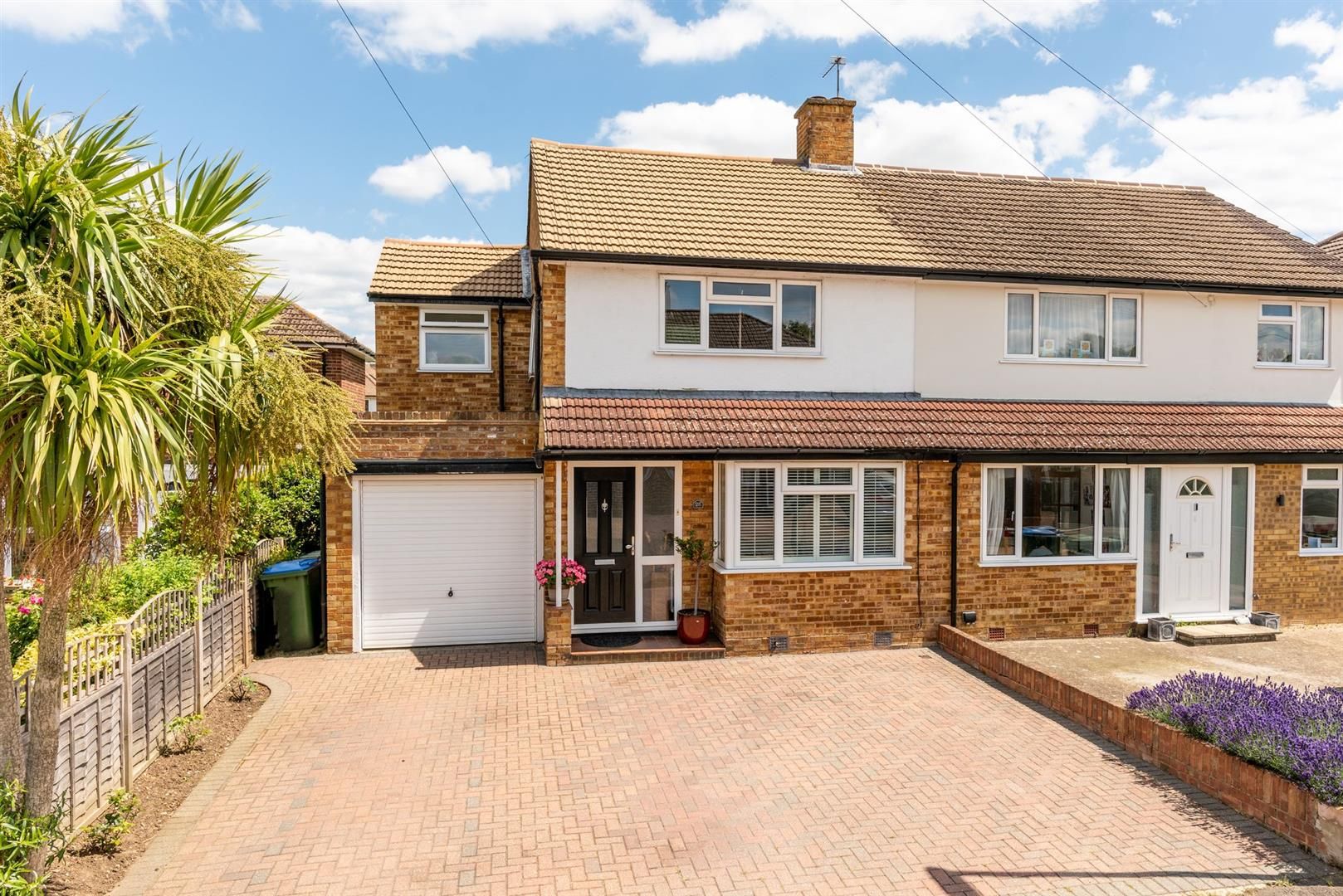 3 bed property for sale in Ivydene, West Molesey KT8 Zoopla