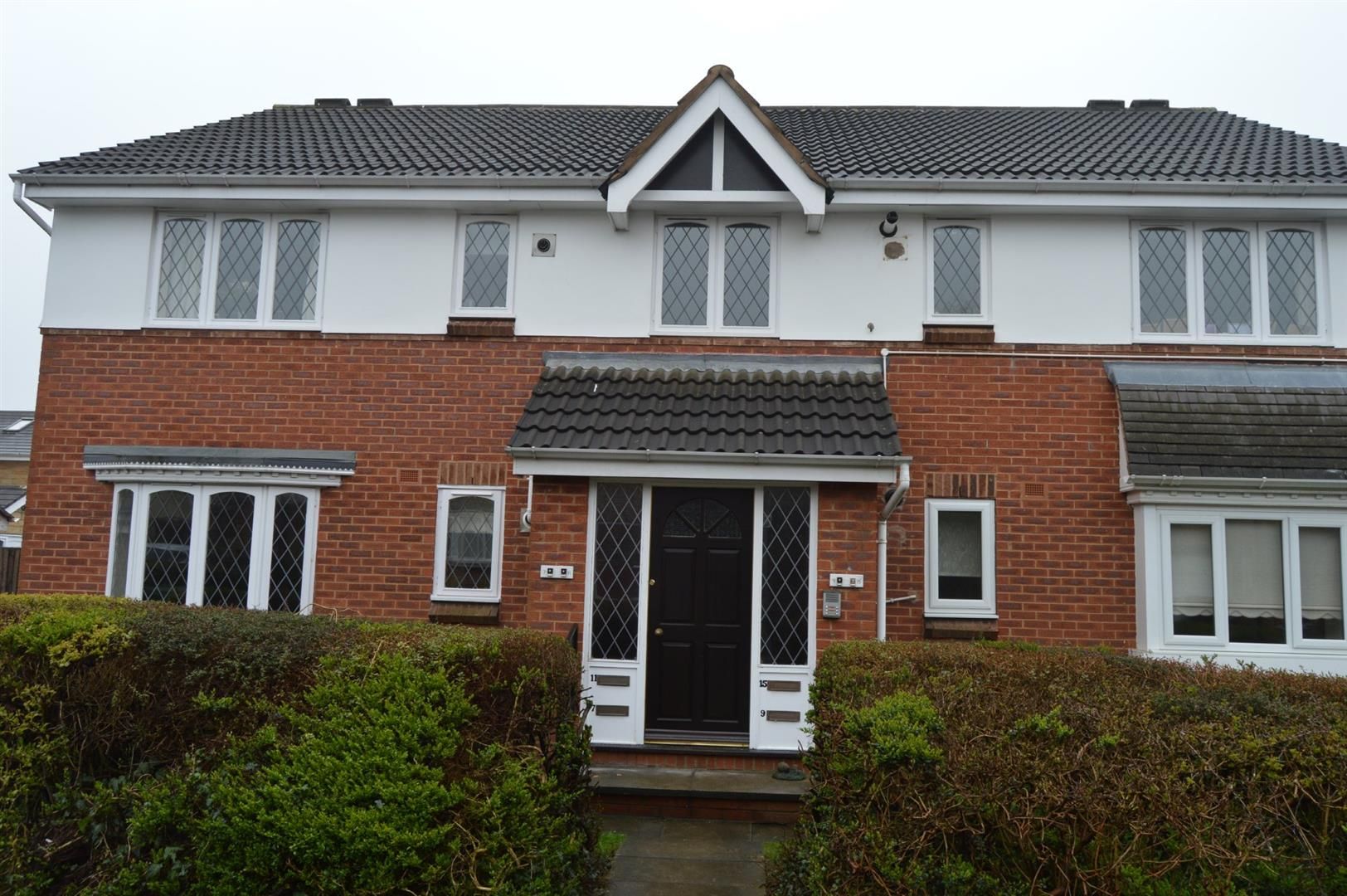 2 bed flat to rent in Ashbrook Close, Ossett WF5 Zoopla