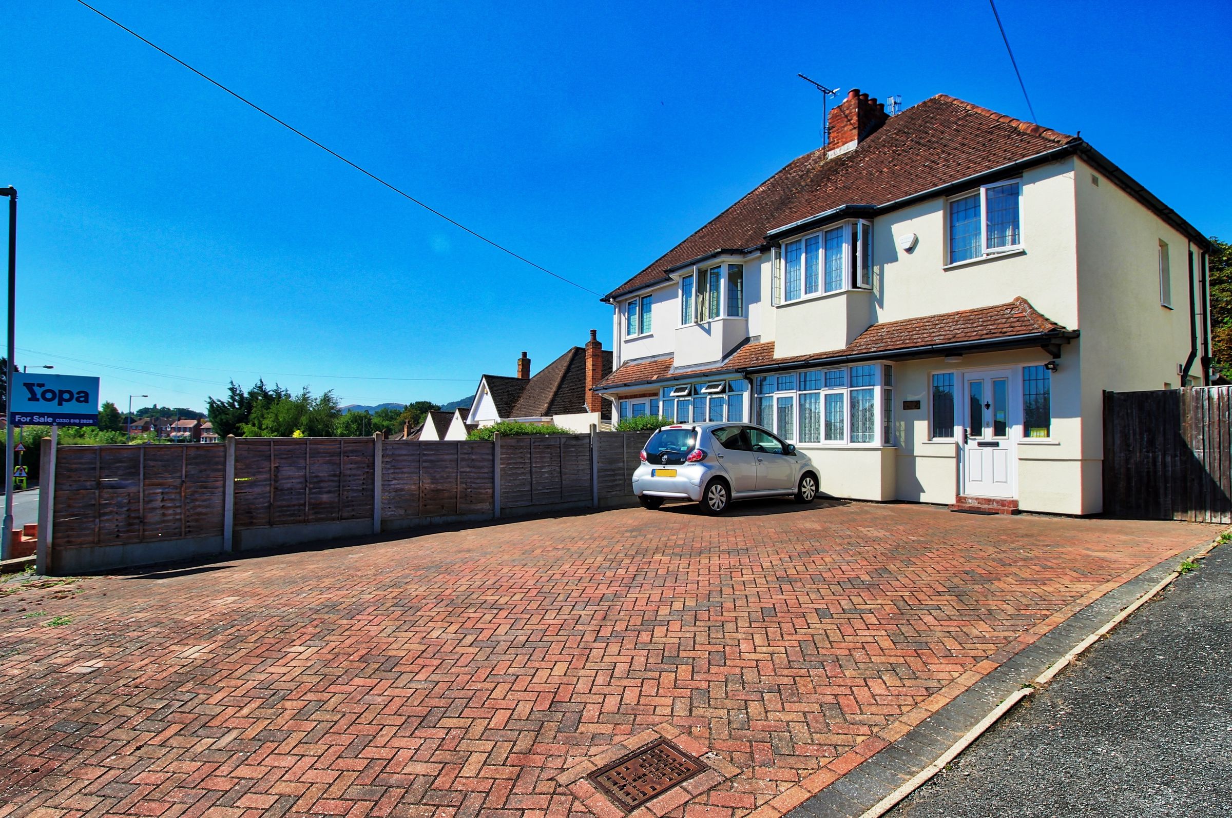 3 bed semidetached house for sale in Pickersleigh Road, Malvern WR14