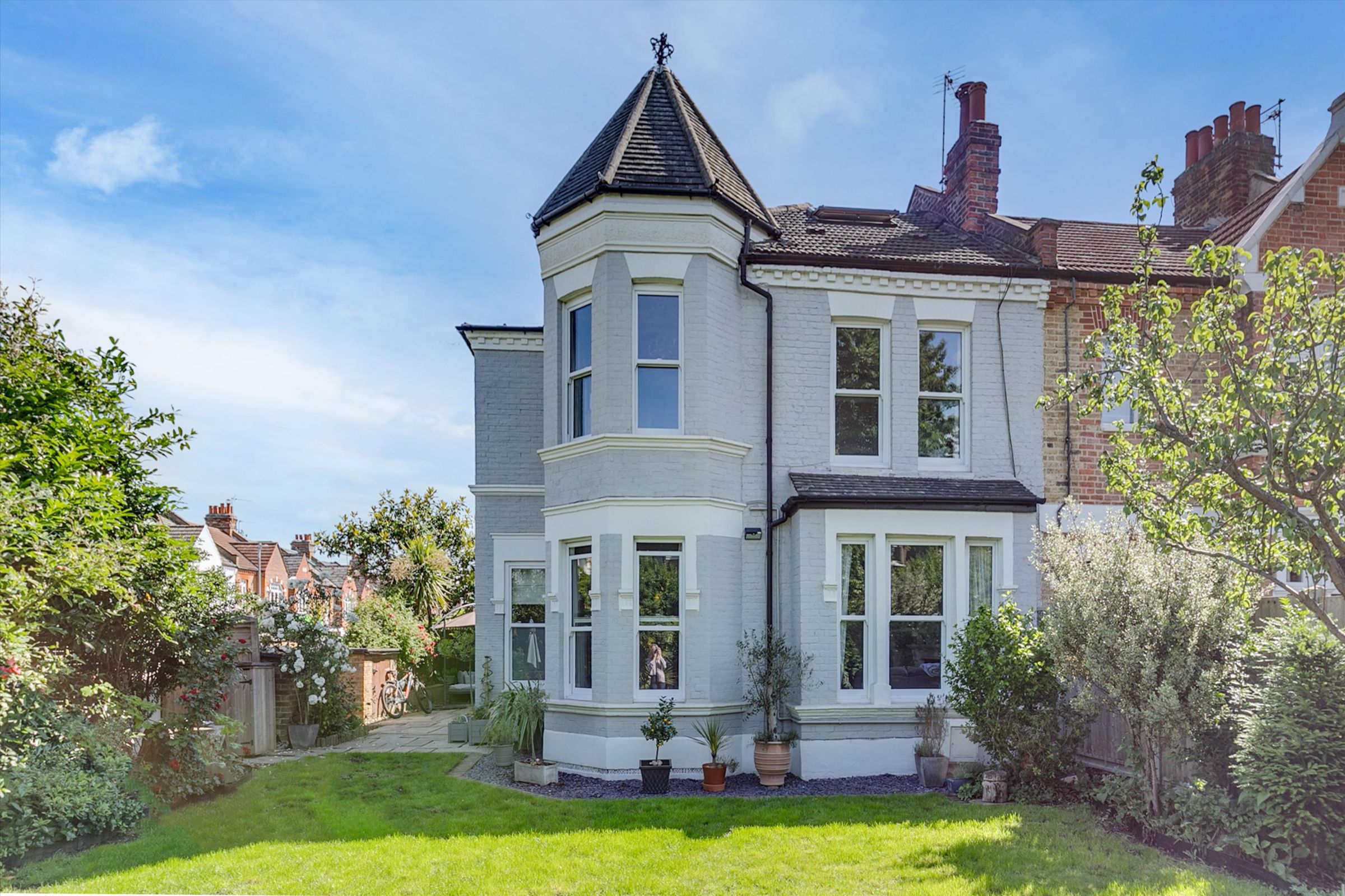 5 bed end terrace house for sale in Bedford Hill, Balham, Wandsworth