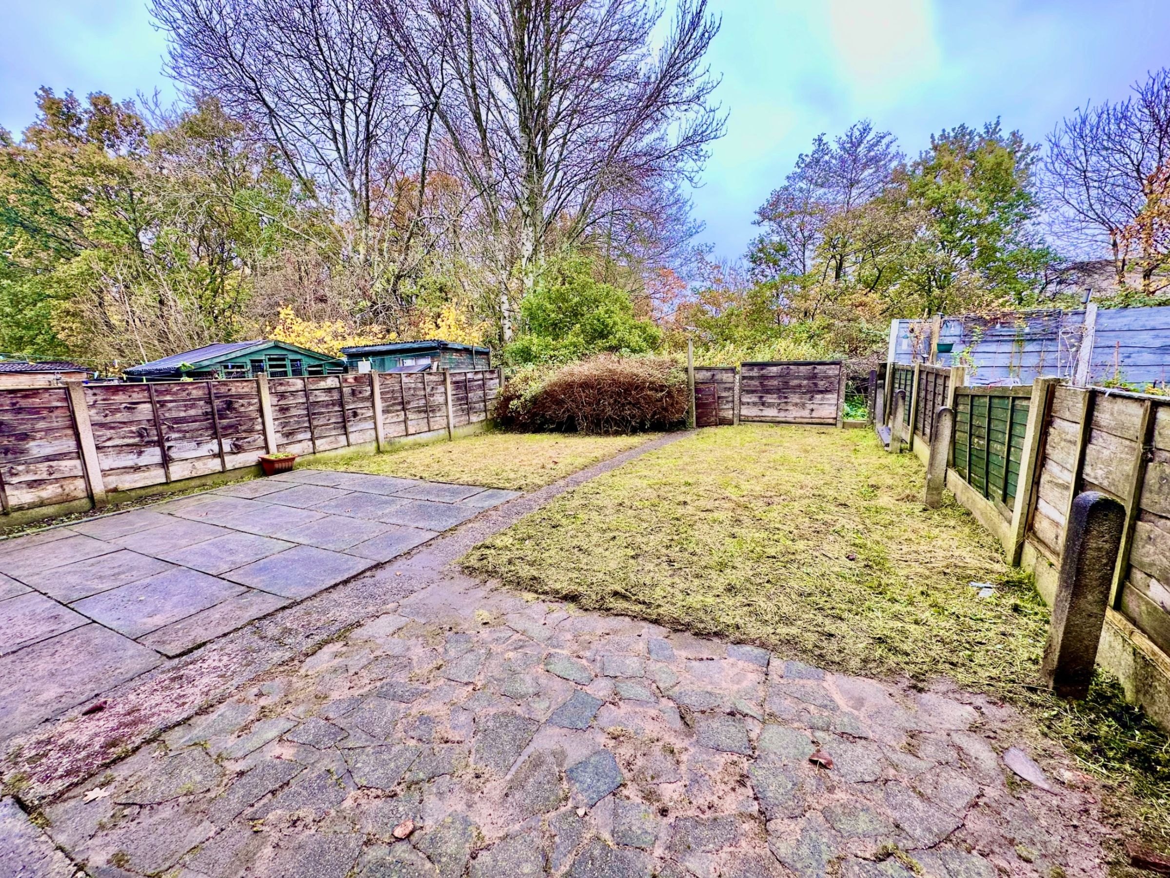 3 bed terraced house for sale in Dawlish Avenue, Brinnington, Stockport