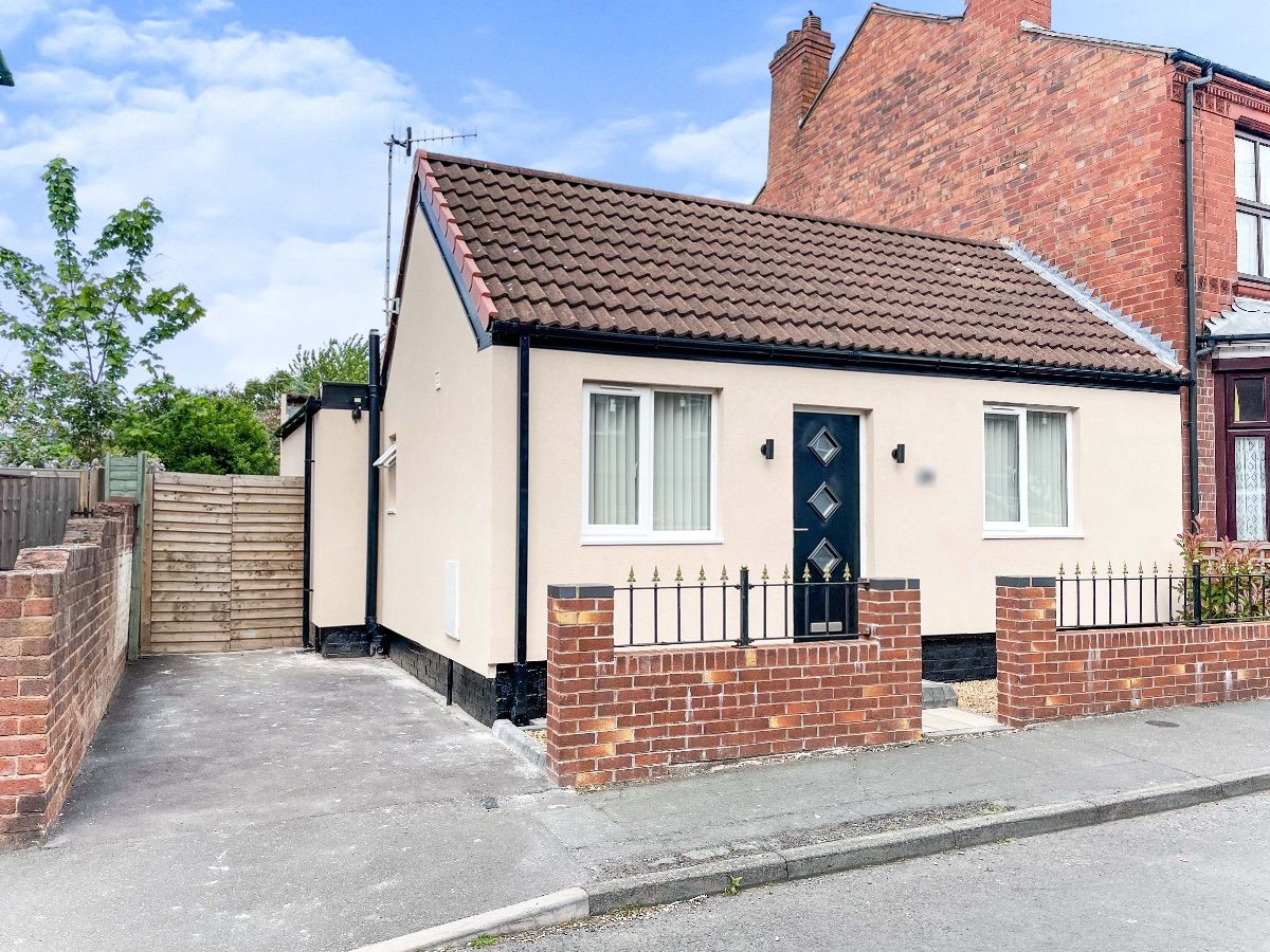 2 bed bungalow for sale in Street, Wordsley, Stourbridge DY8