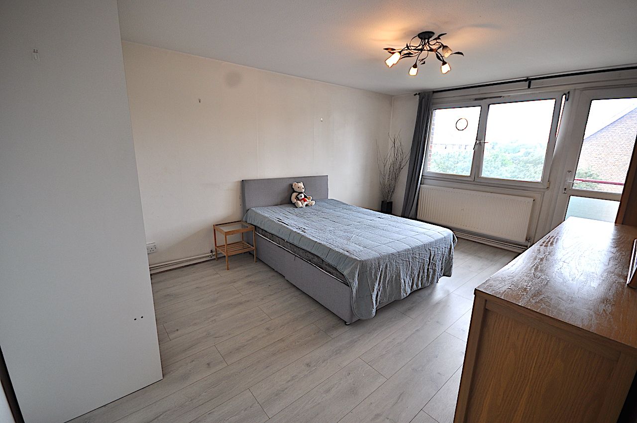 Broad Lane, Seven Sisters, Finsbury Park, Tottenham Hale, London N15  