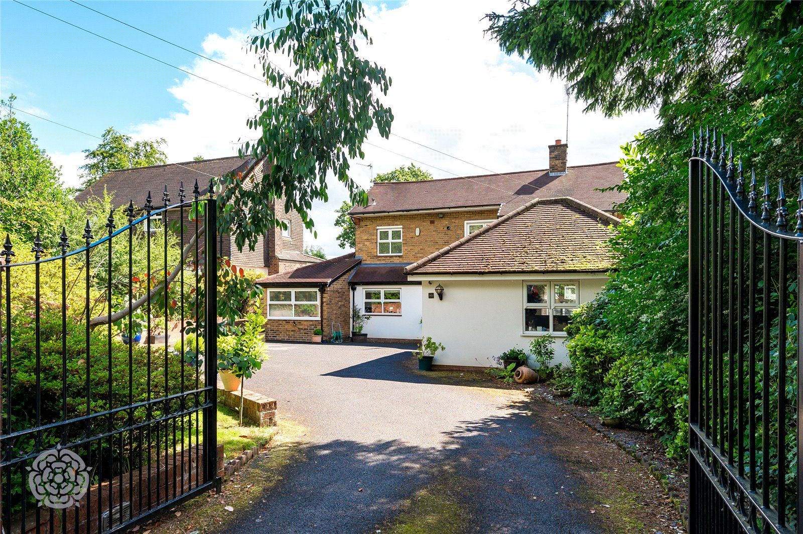 4 bed detached house for sale in Chapeltown Road, Bromley Cross, Bolton