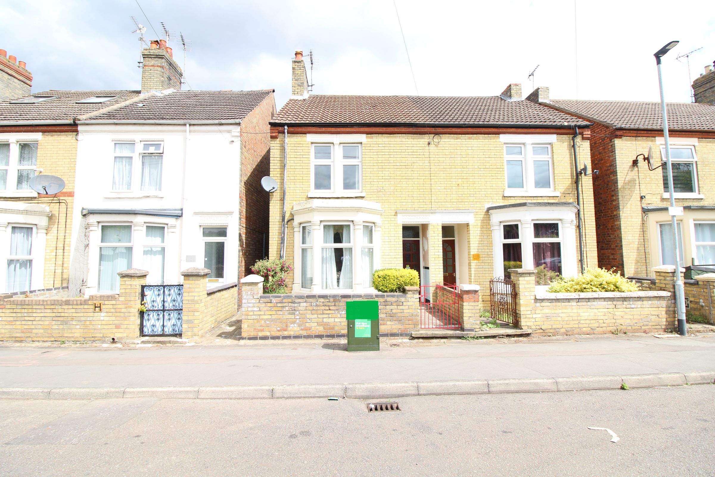 3 bed semidetached house for sale in Dickens Street, Peterborough PE1