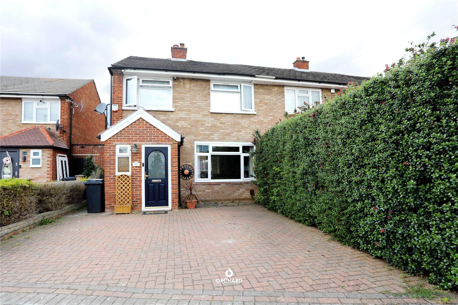 3 bed end terrace house for sale in Leybourne Road, Hillingdon UB10