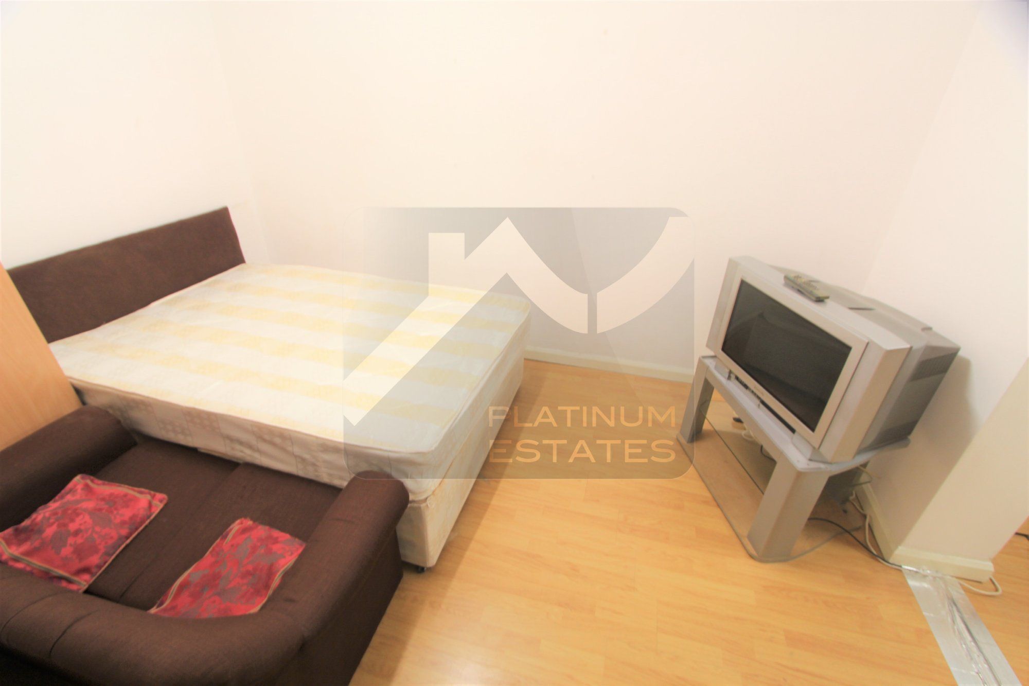 Studio to rent in Mitchell Road, Palmers Green N13 Zoopla