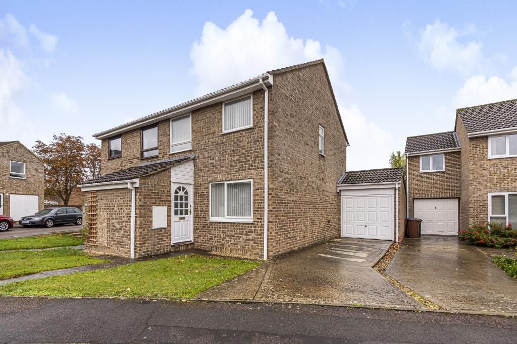 3 bed semidetached house for sale in Roundham Close, Kidlington
