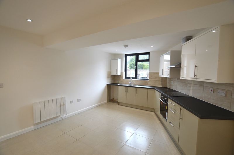 1 bed flat to rent in Windsor Close, Godalming GU7 Zoopla