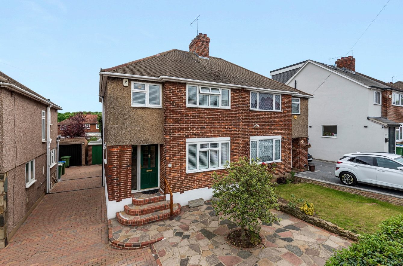 3 bed semidetached house for sale in Edison Road, Welling DA16 Zoopla