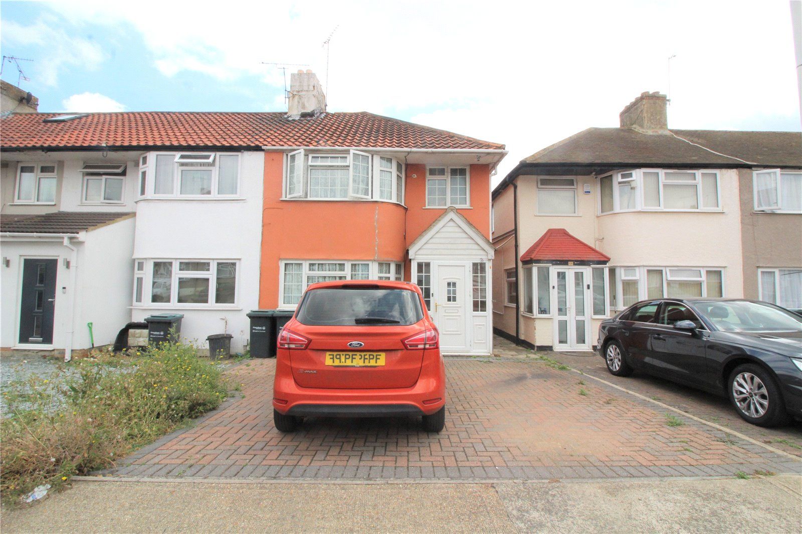 3 bed end terrace house for sale in Denton Court Road, Gravesend, Kent