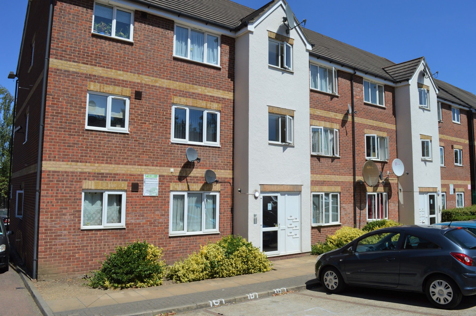 2 bed flat to rent in Fenman Gardens, Goodmayes, Ilford IG3 Zoopla