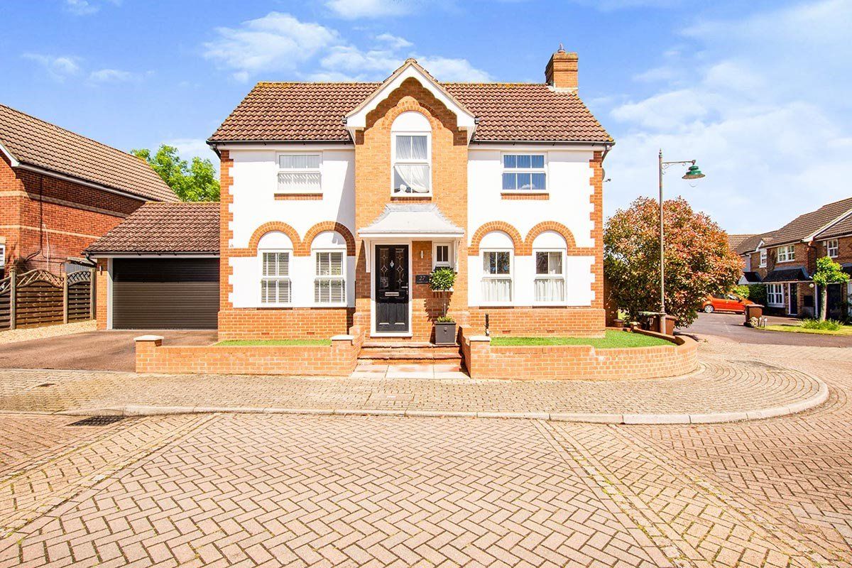 4 bed detached house for sale in Lapins Lane, Kings Hill, West Malling