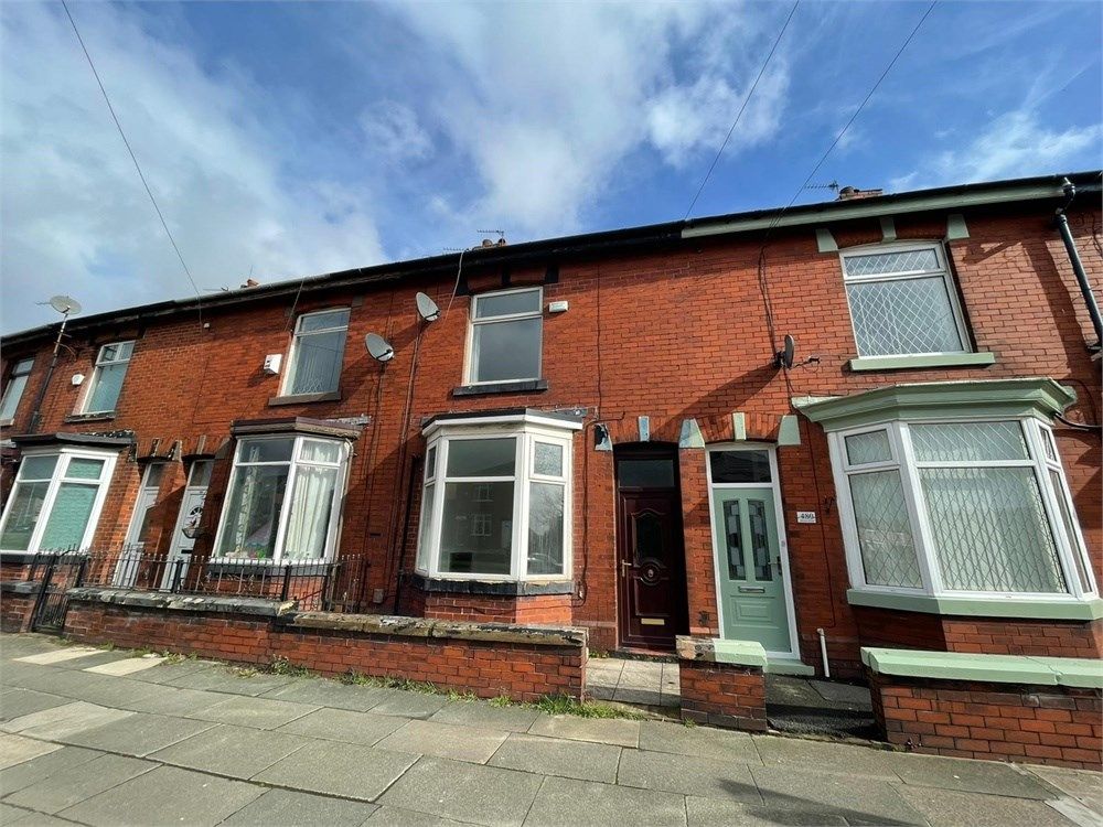 3 bed terraced house to rent in Bolton Road, Radcliffe, Manchester M26