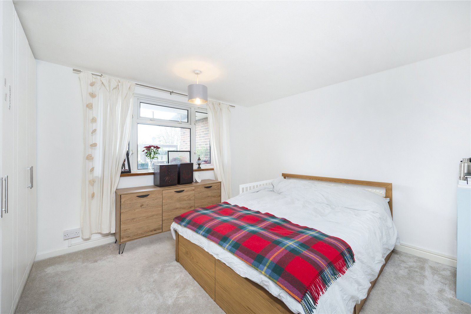 2 bed flat for sale in John Dee House, Mortlake High Street, London