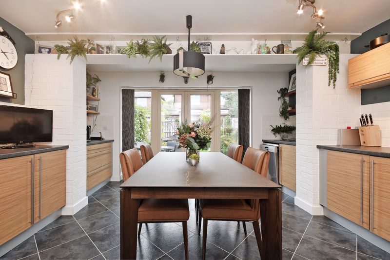 4 bed terraced house for sale in Midhill Crescent, Heeley, Sheffield S2