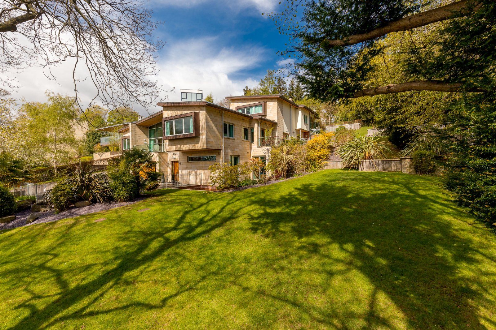 8 Belmont Drive, Murrayfield, Edinburgh EH12  