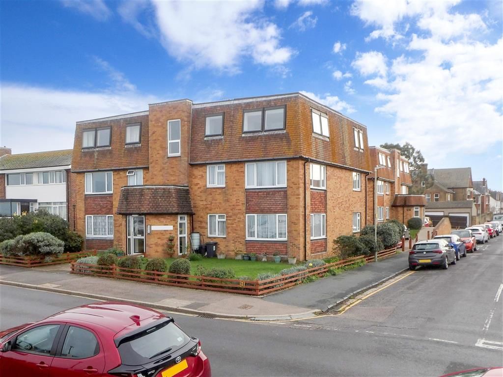 2 bed flat for sale in Beacon Hill, Herne Bay, Kent CT6 Zoopla