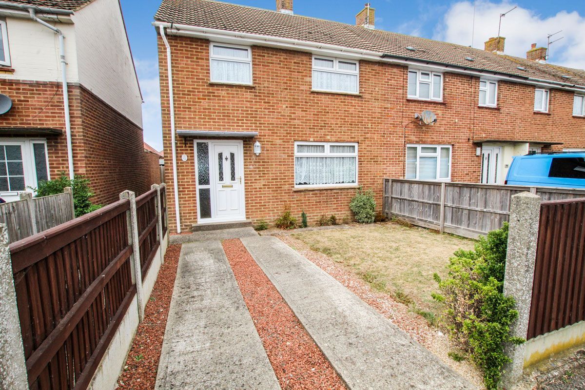 3 bed terraced house for sale in Newman Road, Aylesham, Canterbury CT3