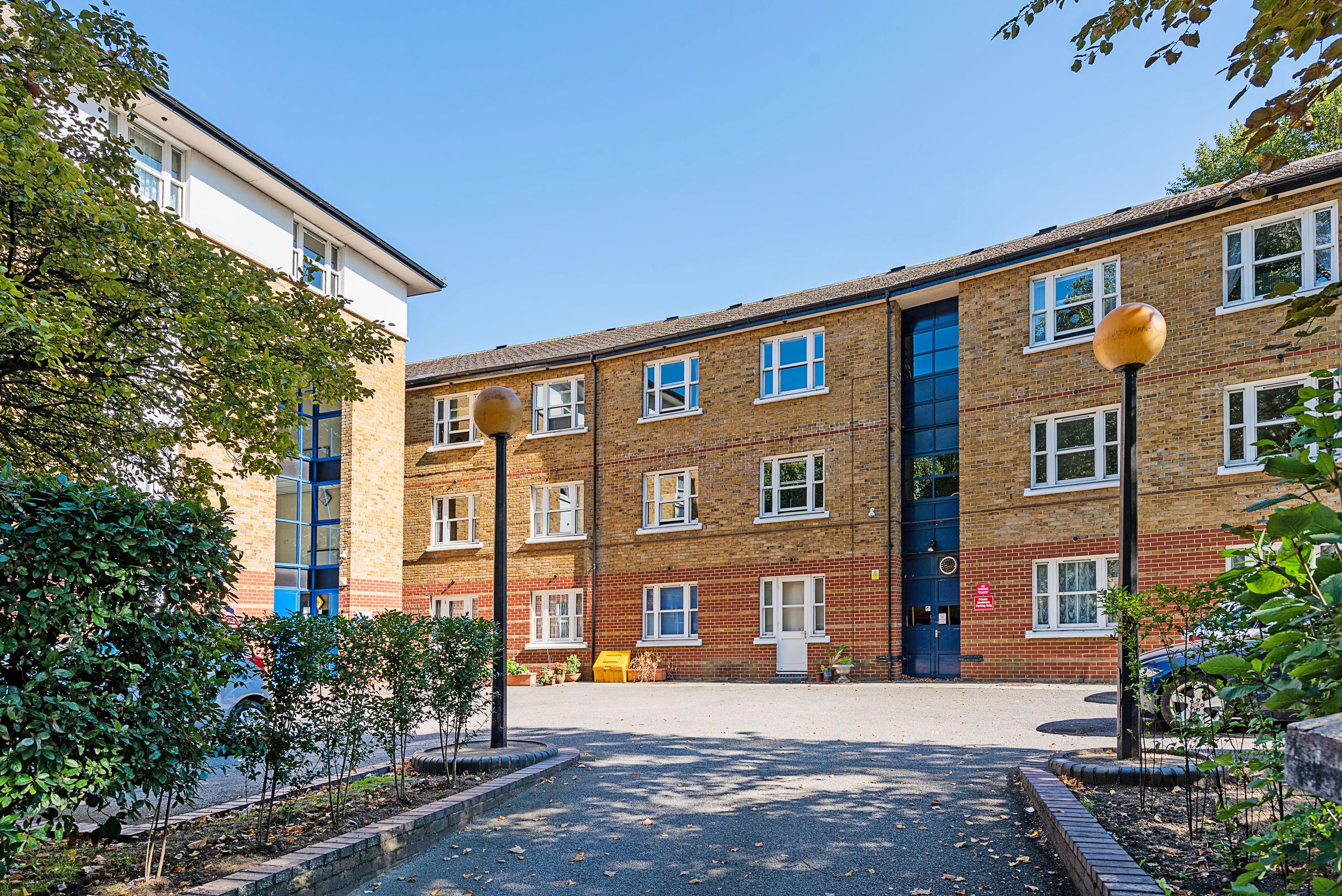 1 bed flat for sale in Victoria Park Road, London E9 - Zoopla