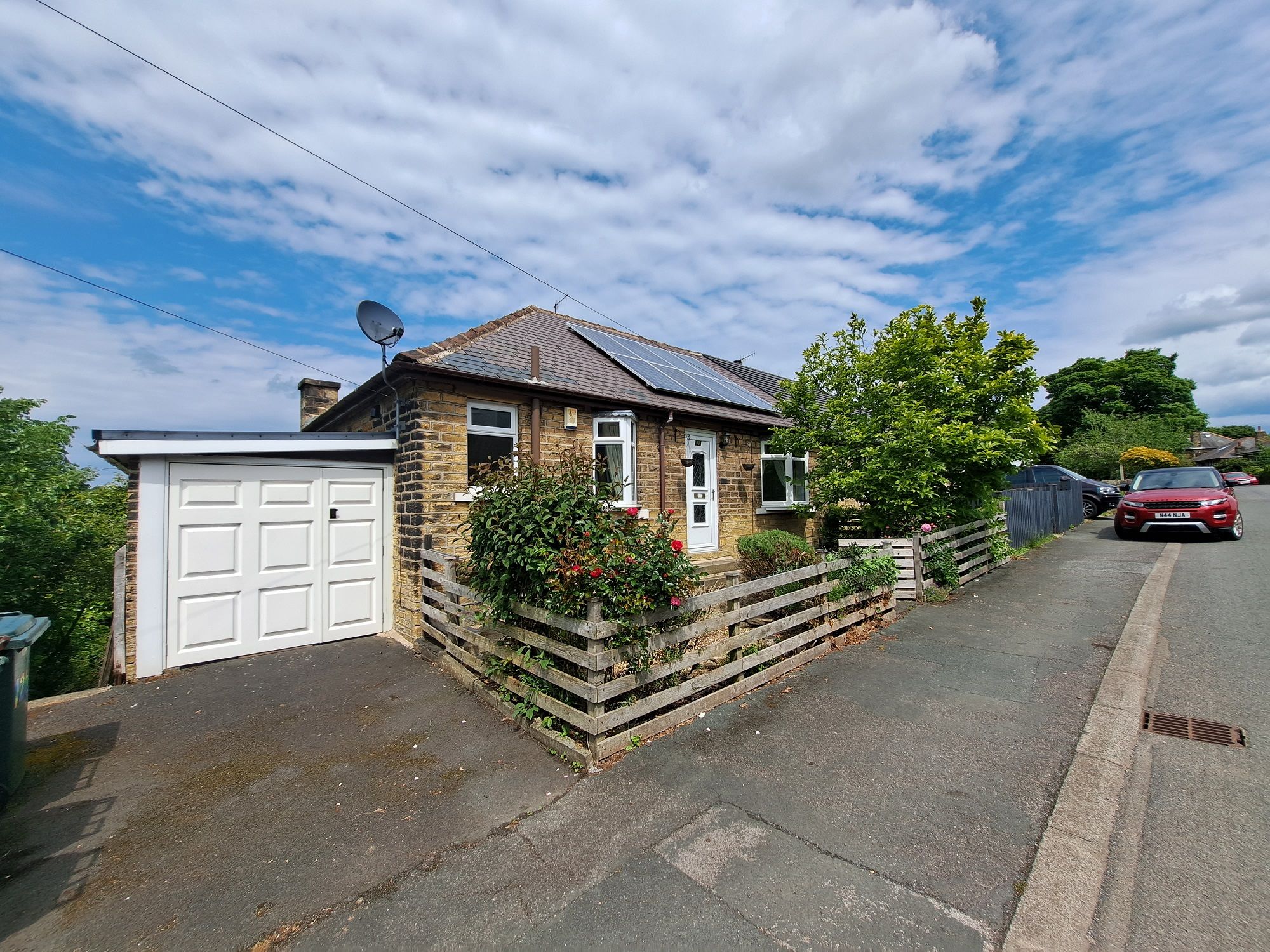 2 bed semidetached house for sale in Thackley Old Road, Shipley BD18