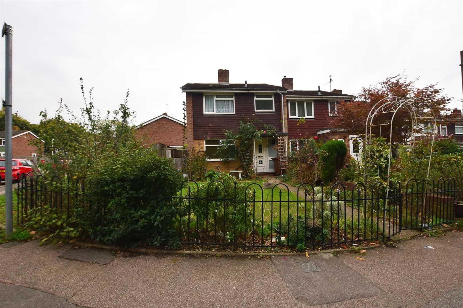 3 bed end terrace house for sale in Mierscourt Road, Rainham