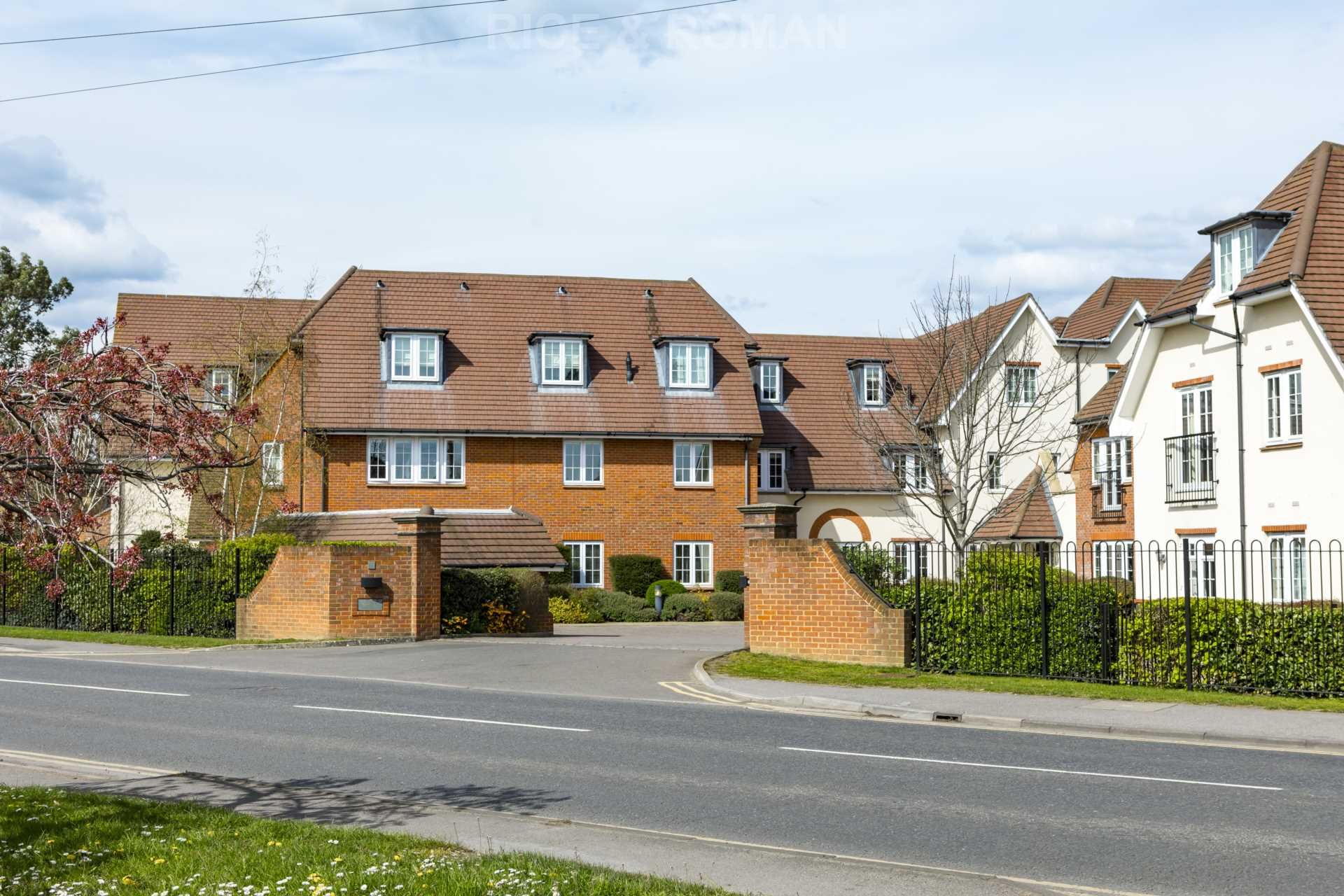 2 bed flat for sale in Cobham Grange, Cobham KT11 Zoopla