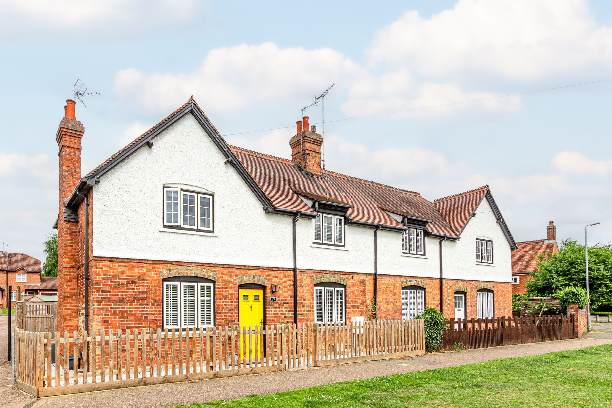 3 bed semidetached house for sale in Southcott Village, Leighton