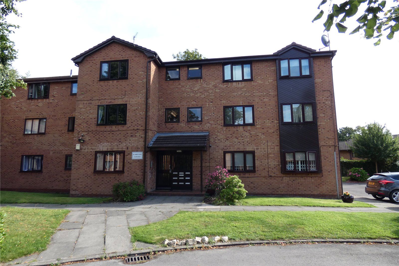 2 bed flat for sale in Voltaire Avenue, Salford M6 Zoopla