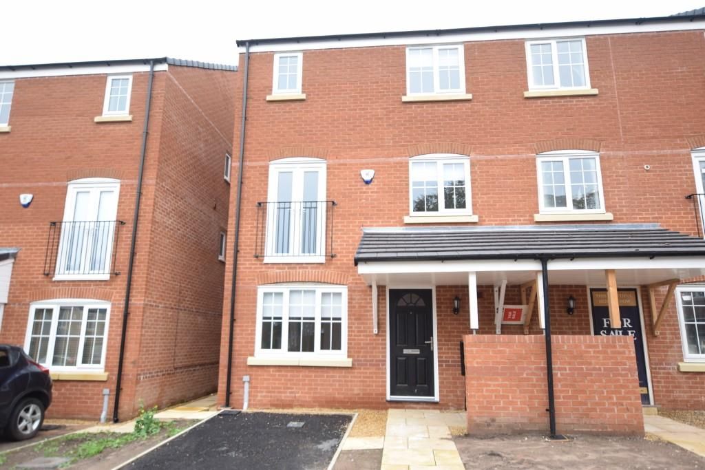 4 bed semidetached house to rent in Holly Close, Stalybridge SK15 Zoopla
