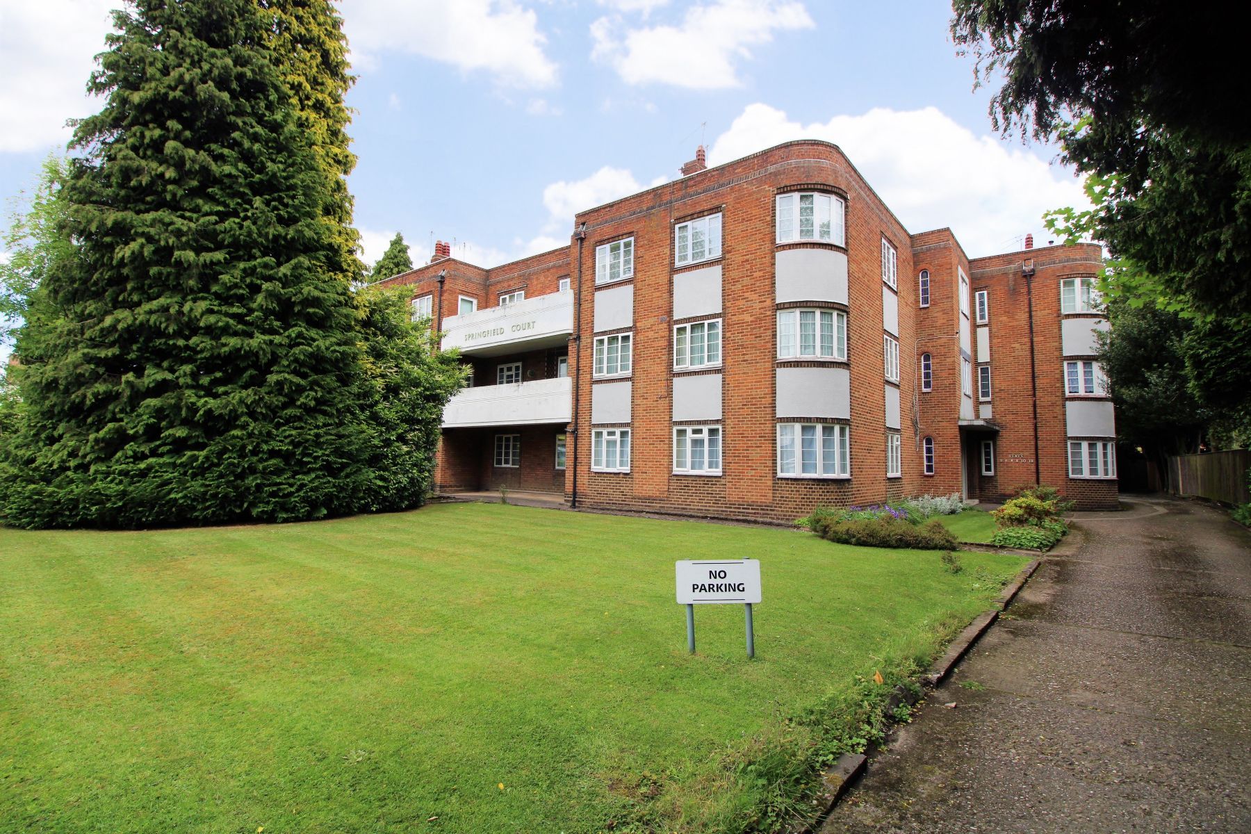 3 bed flat for sale in Springfield Court, Stratford Road, Hall Green