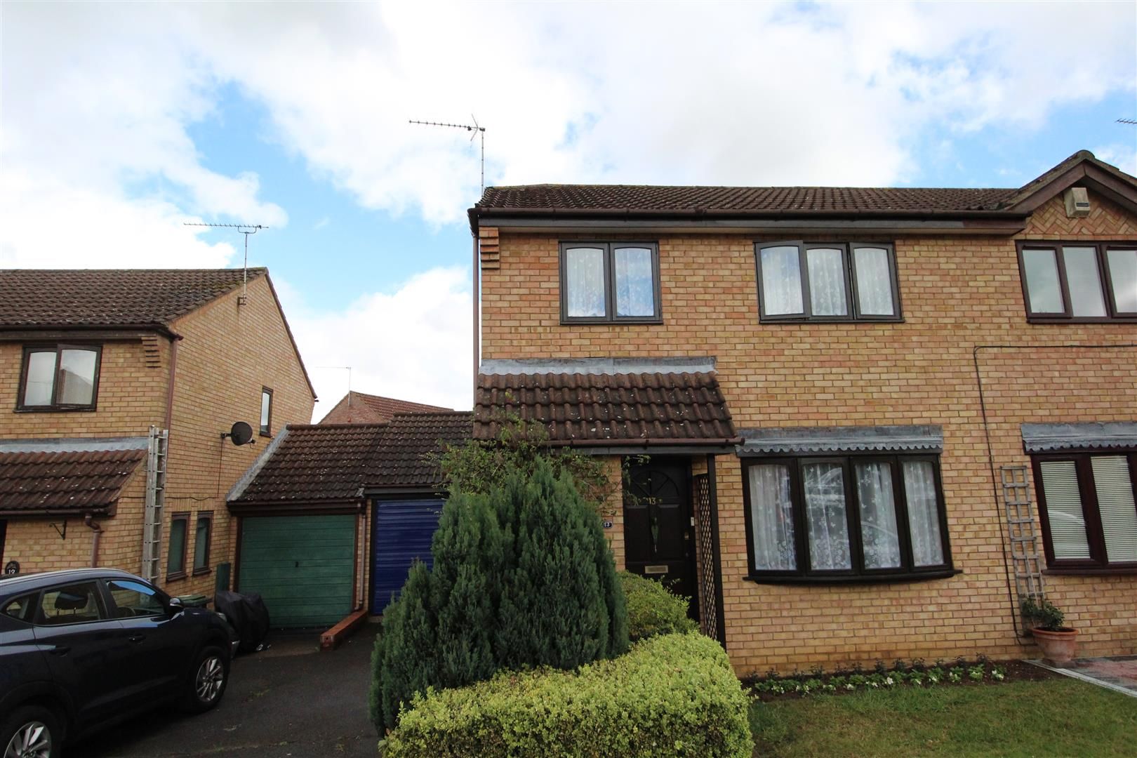 3 bed semidetached house for sale in Turner Road, Stowmarket IP14 Zoopla