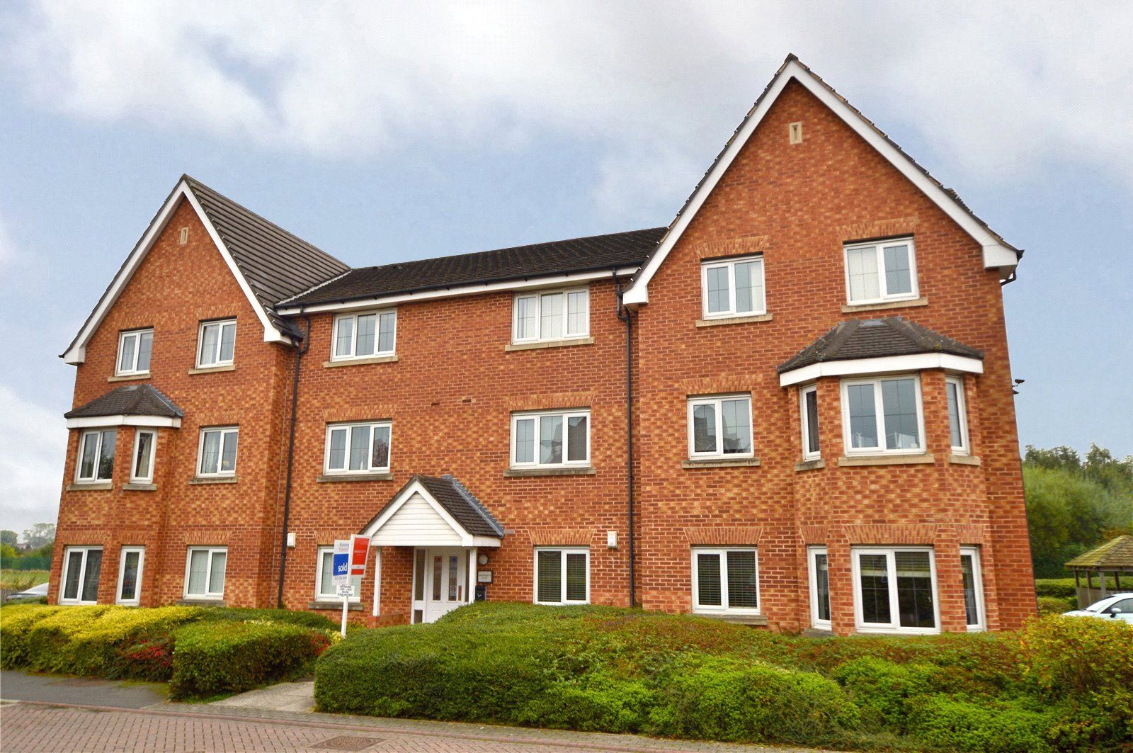 2 bed flat for sale in Pavilion Gardens, Farsley, Pudsey LS28 Zoopla