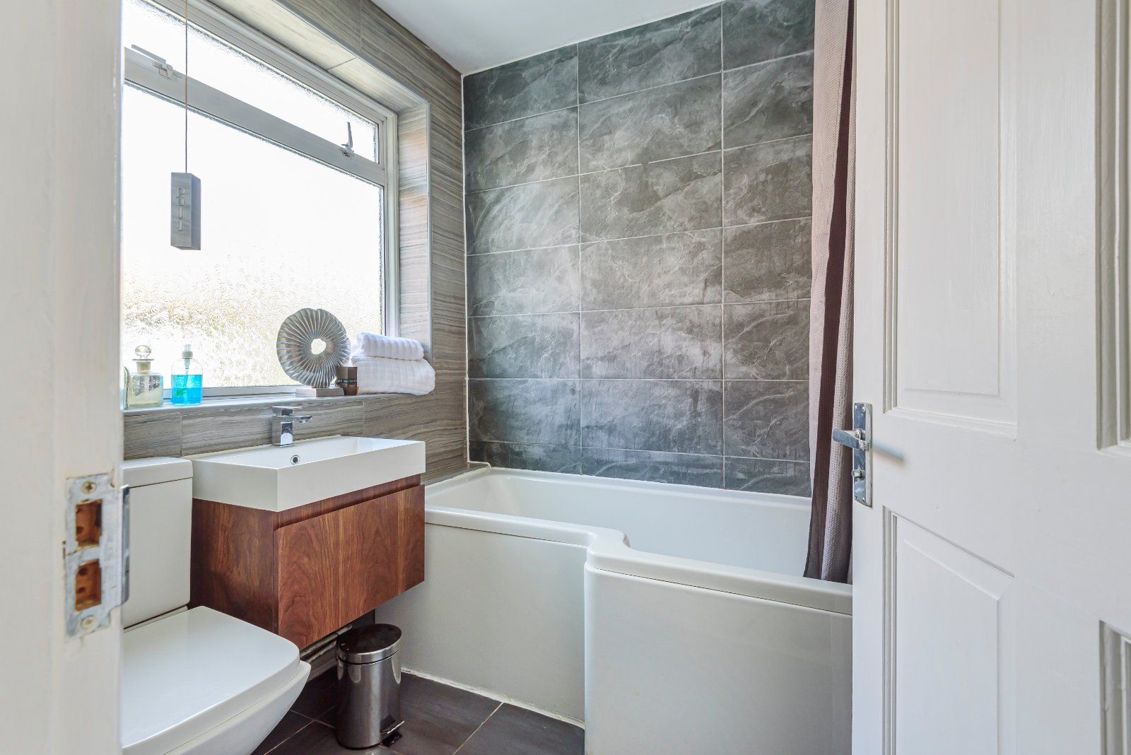 3 bed semidetached house for sale in Oakdene Avenue, Chislehurst, Kent