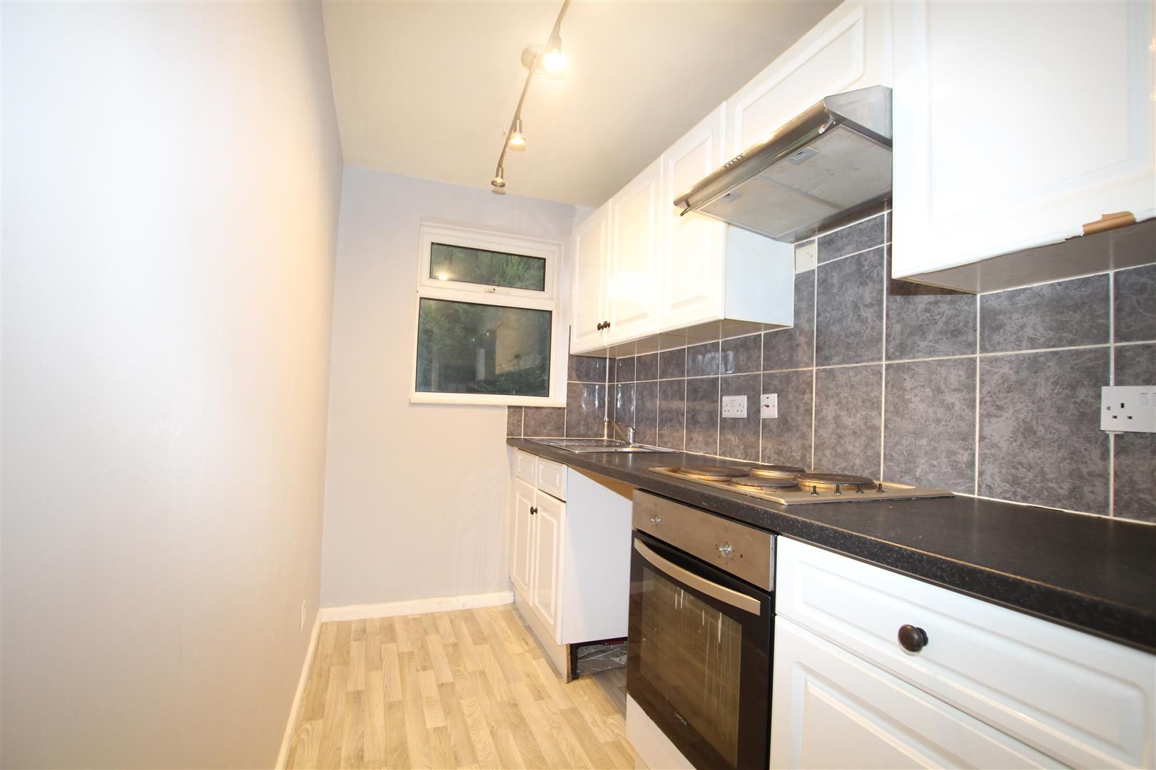 1 bed flat to rent in Glenbrooke Drive, Bradford, Bradford BD7 Zoopla