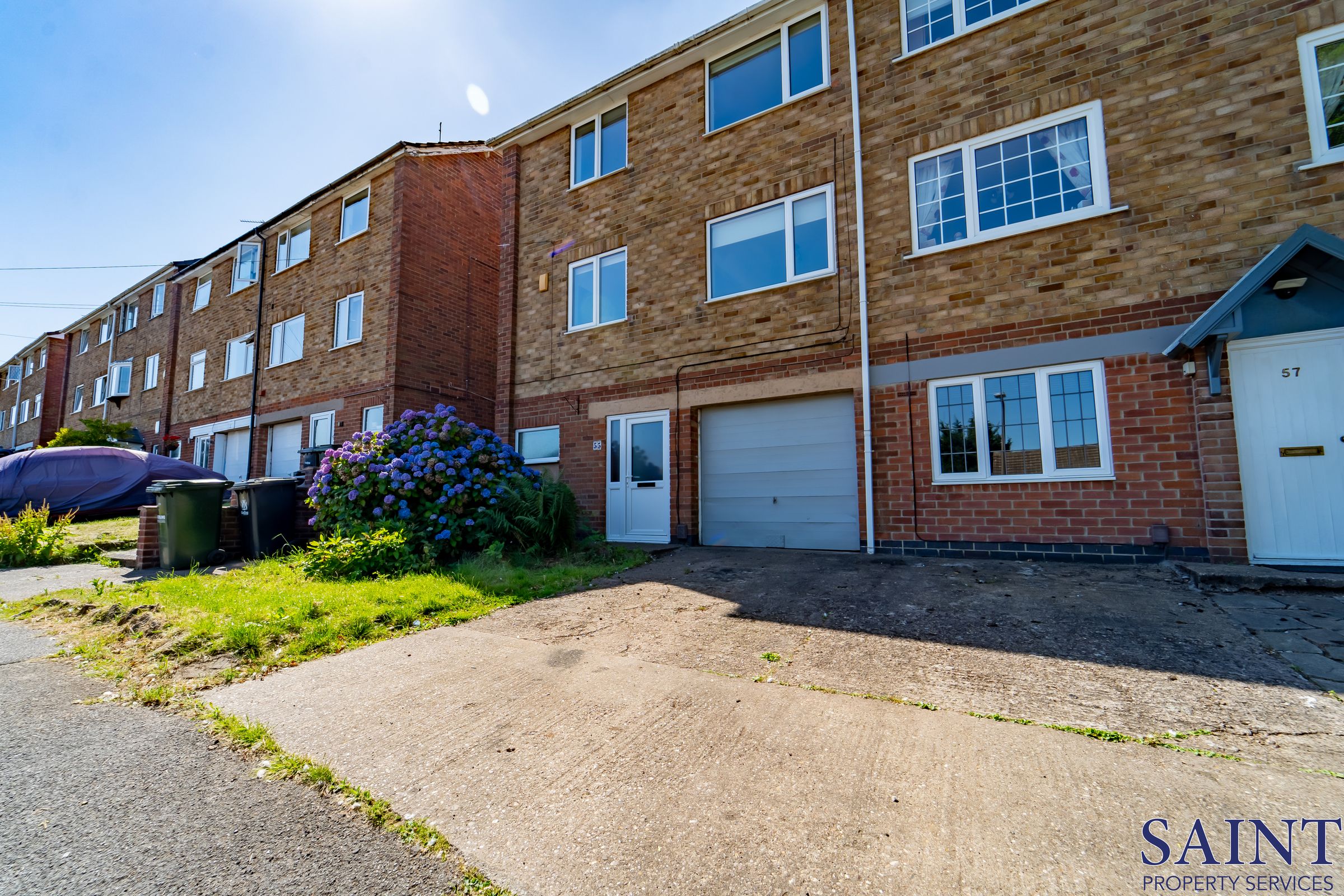 3 bed semidetached house to rent in Chesterfield Avenue, Gedling NG4