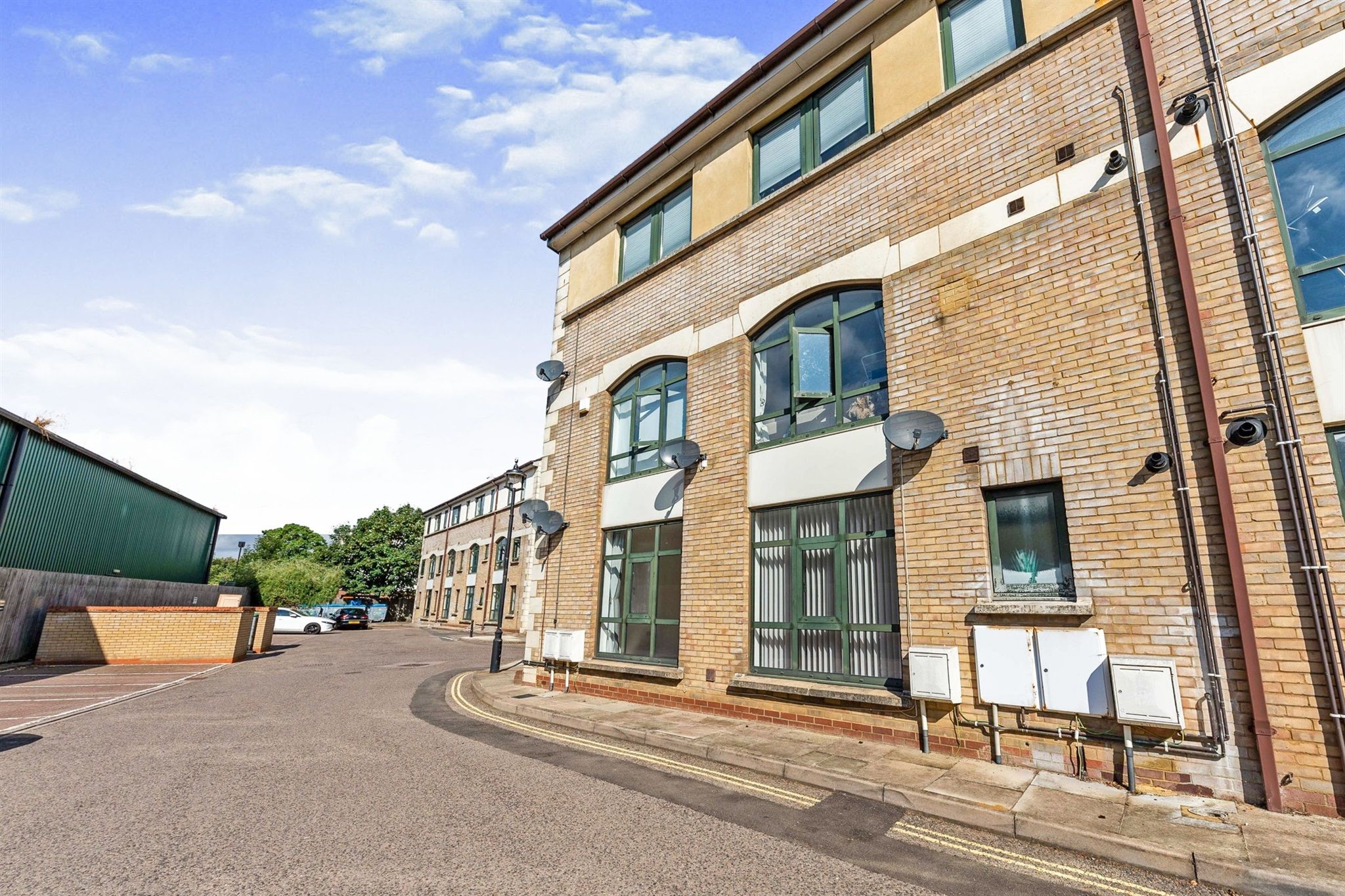 1-bed-flat-for-sale-in-clifton-court-corner-hall-hemel-hempstead-hp3