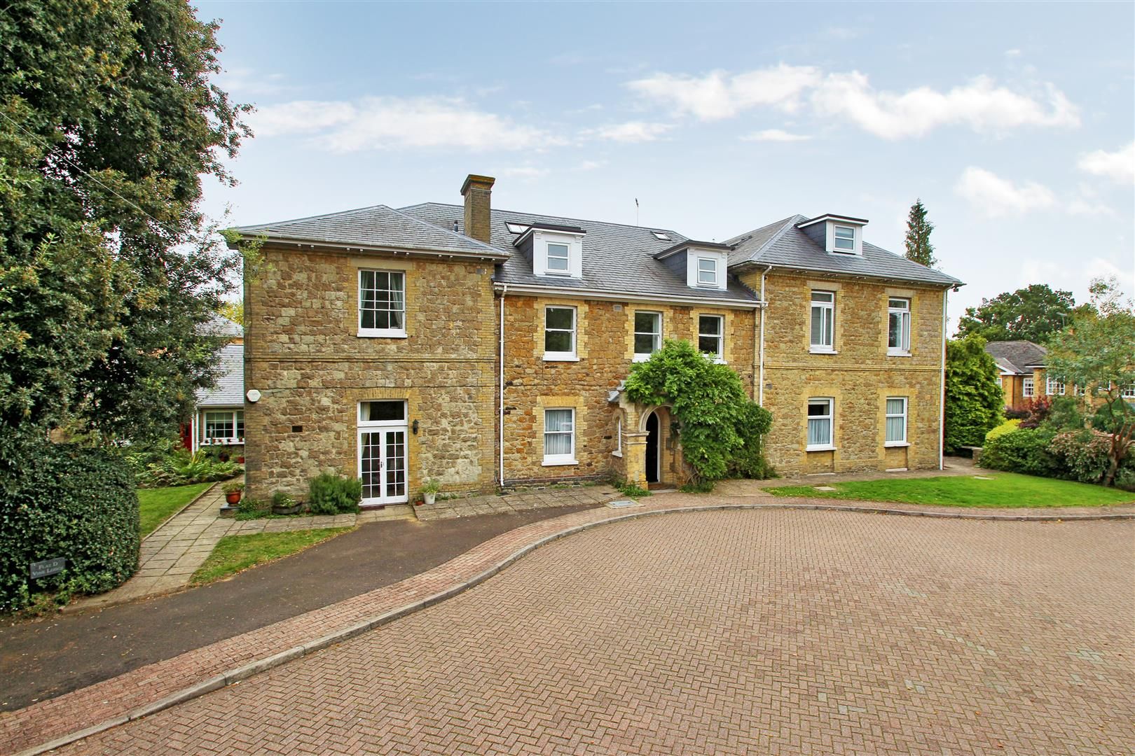 2 bed flat for sale in Holly Bush Lane, Sevenoaks TN13 Zoopla