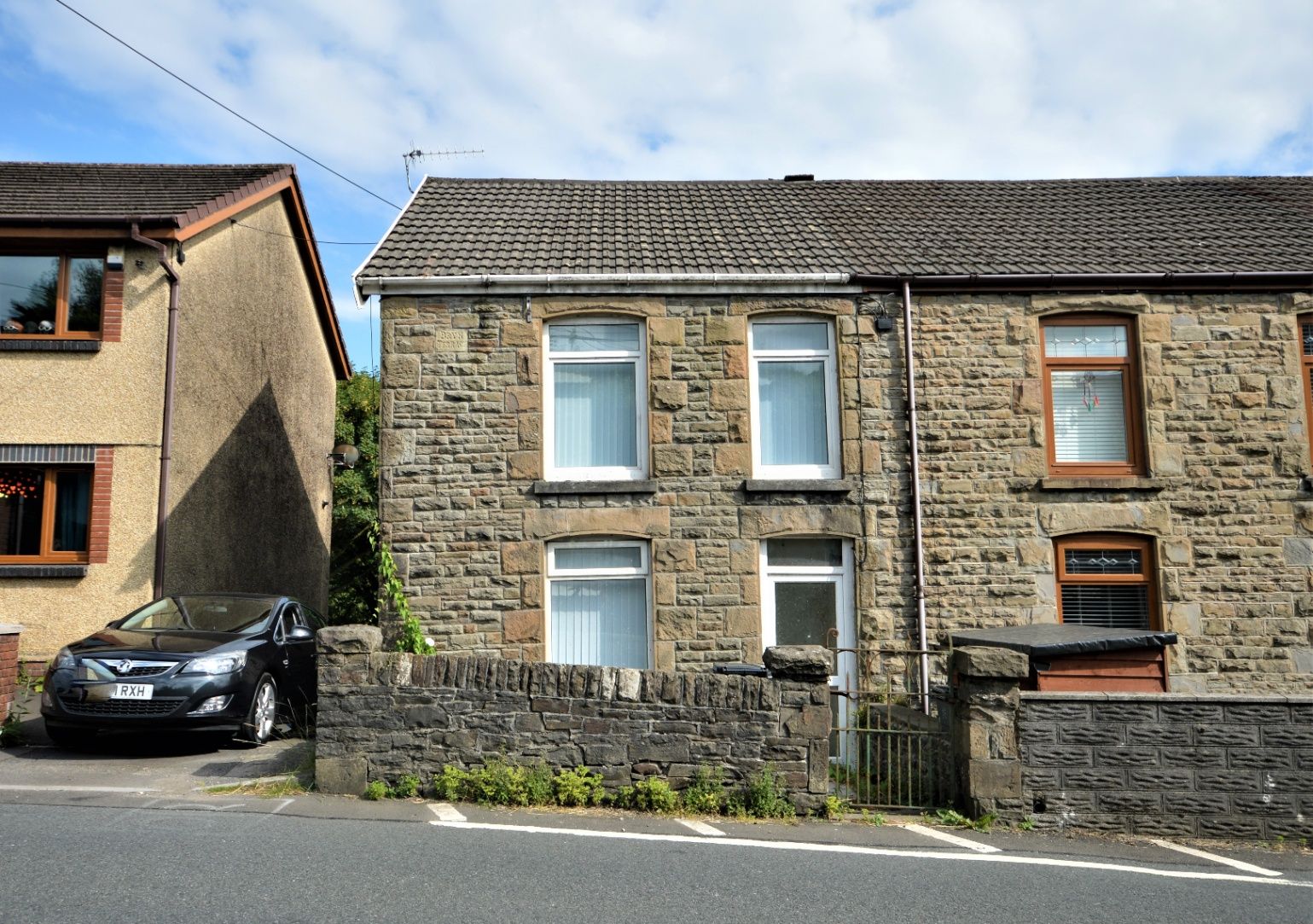 3 bed end terrace house for sale in Swansea Road, Pontardawe, Swansea