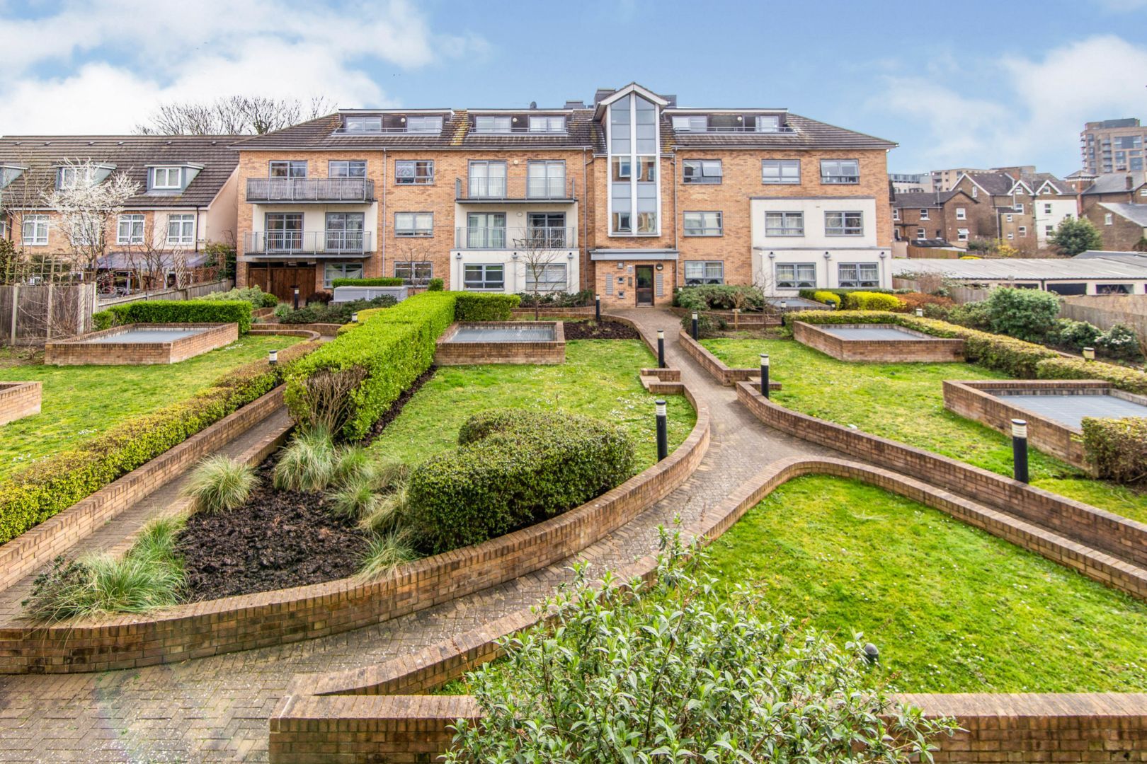 60 Sydenham Road, Croydon CR0  