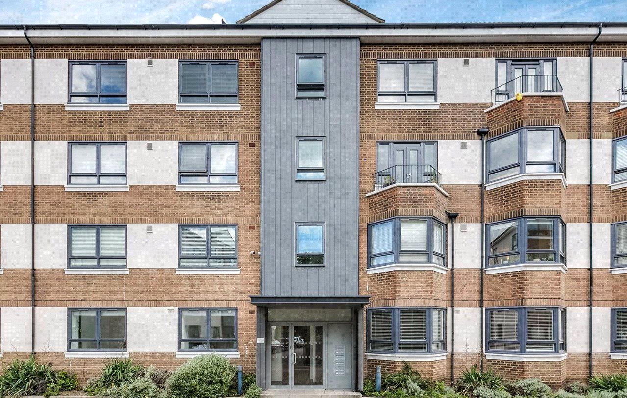 2 bed flat to rent in Kew Bridge Court, London W4 Zoopla