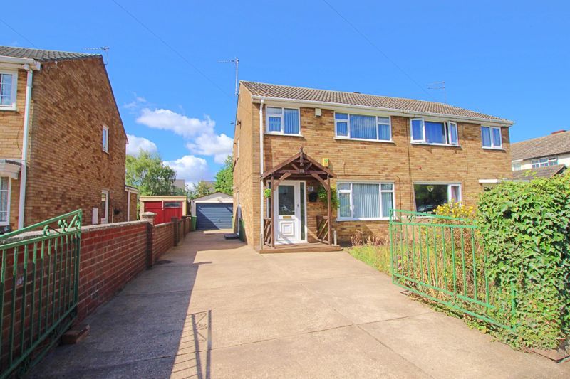 3 bed semidetached house for sale in Chestnut Avenue, Immingham DN40