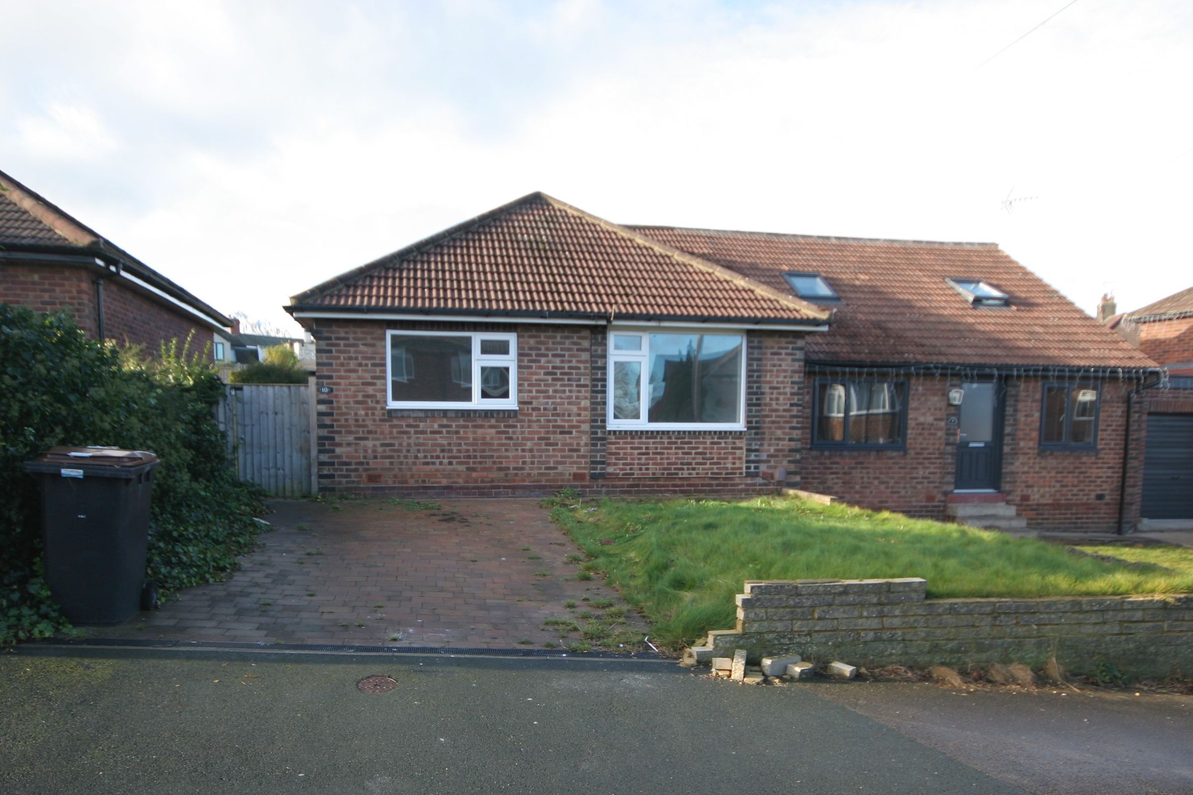 2 bed semidetached bungalow for sale in Hill Top Close, Harrogate